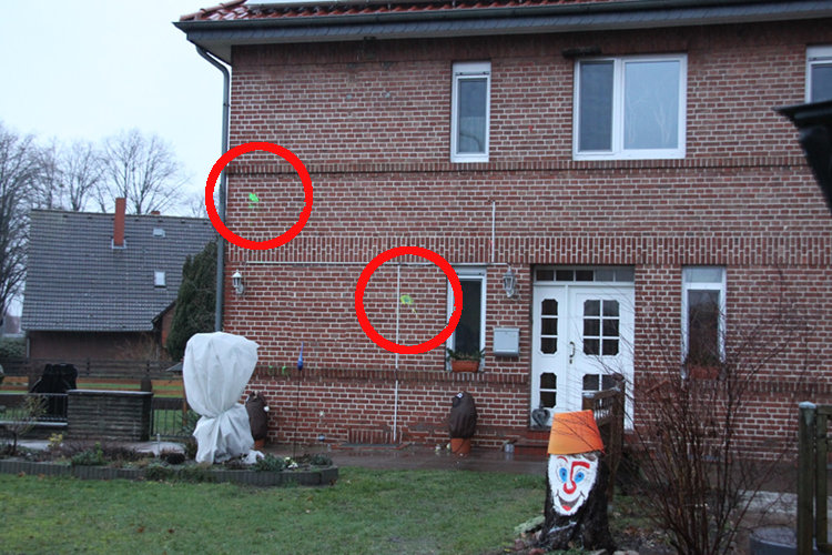 Farbbeutelattacke auf Wohnhaus