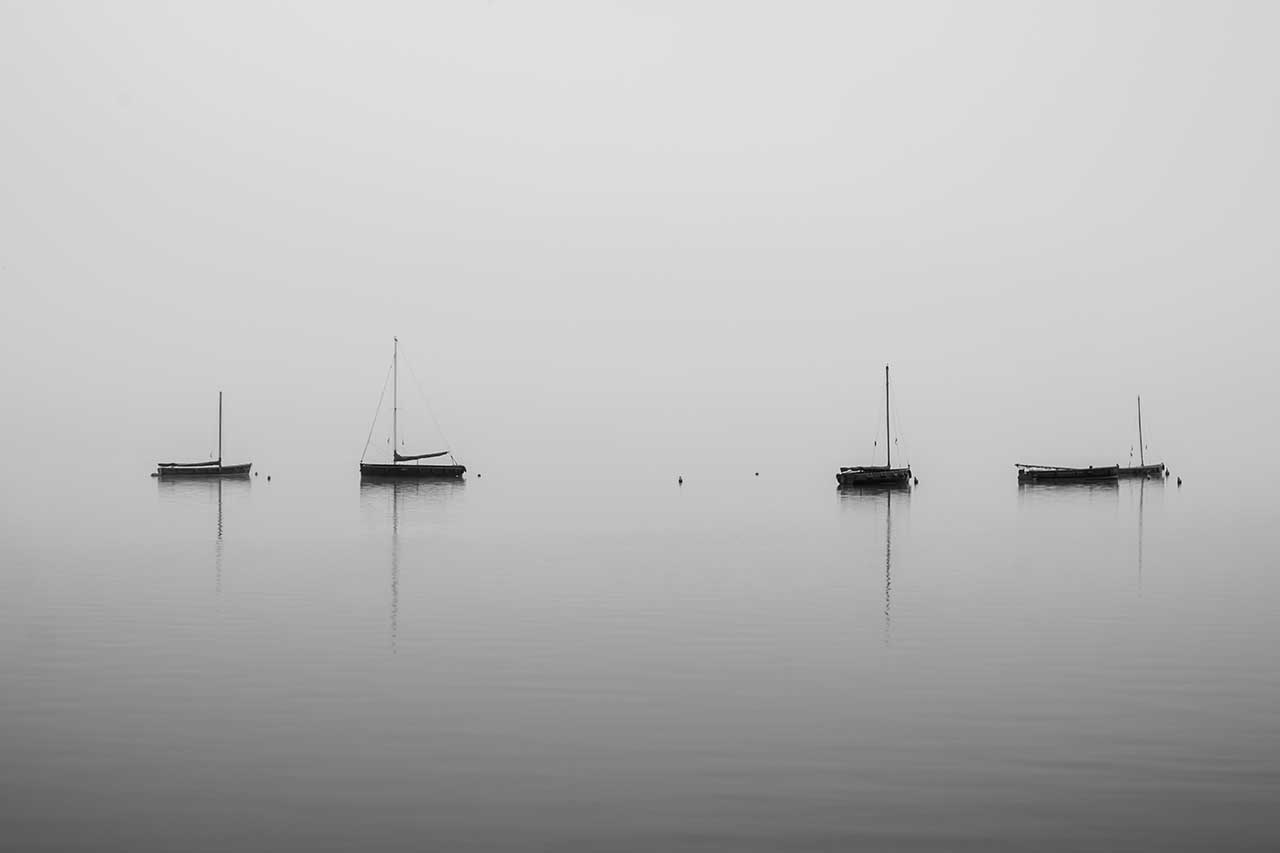Boote am nebligen Steinhuder Meer